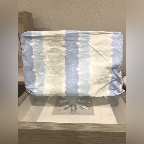 Madewell Sunkissed Beach Club  Reversible Make-up/Travel Bag. NWT - Picture 3 of 5